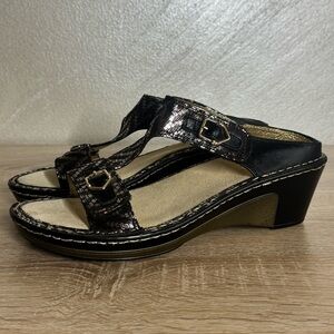 Alegria Lara Gold Women’s 41 US 10.5 Brown/Gold Leather Wedge Slides Sandals